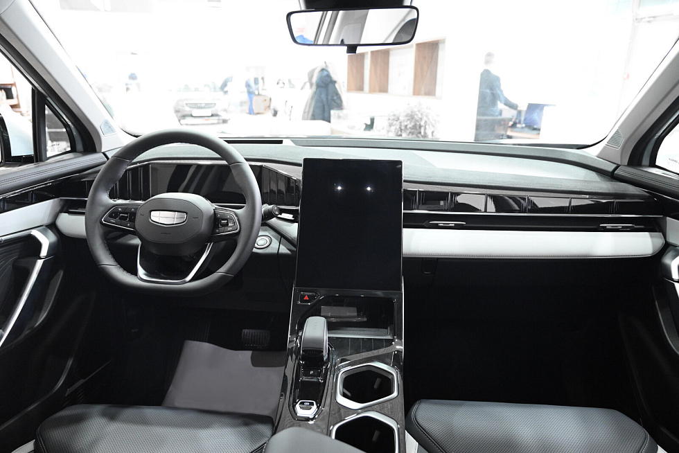 Geely Atlas Флагман, серебряный