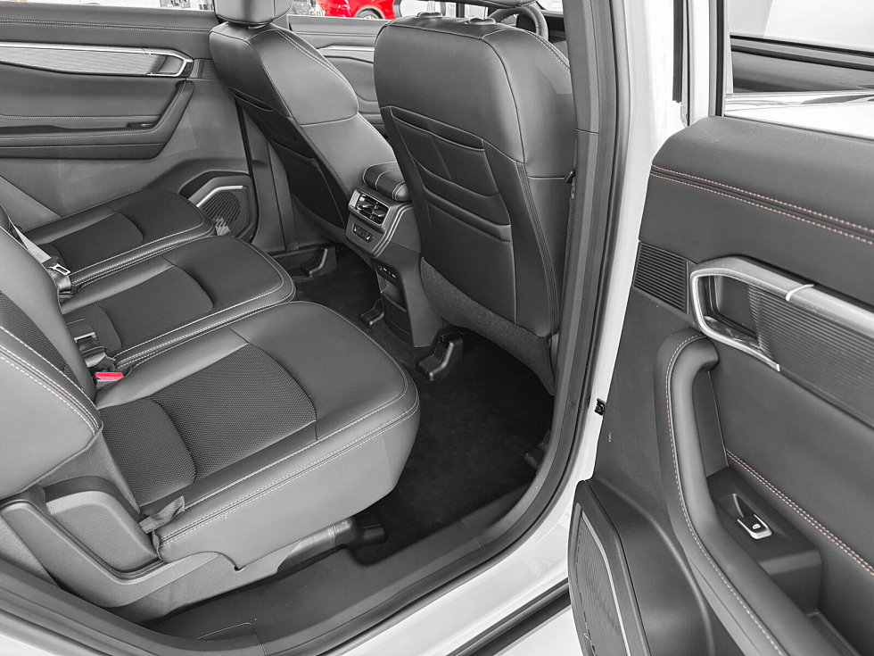 Geely Okavango Luxury, белый