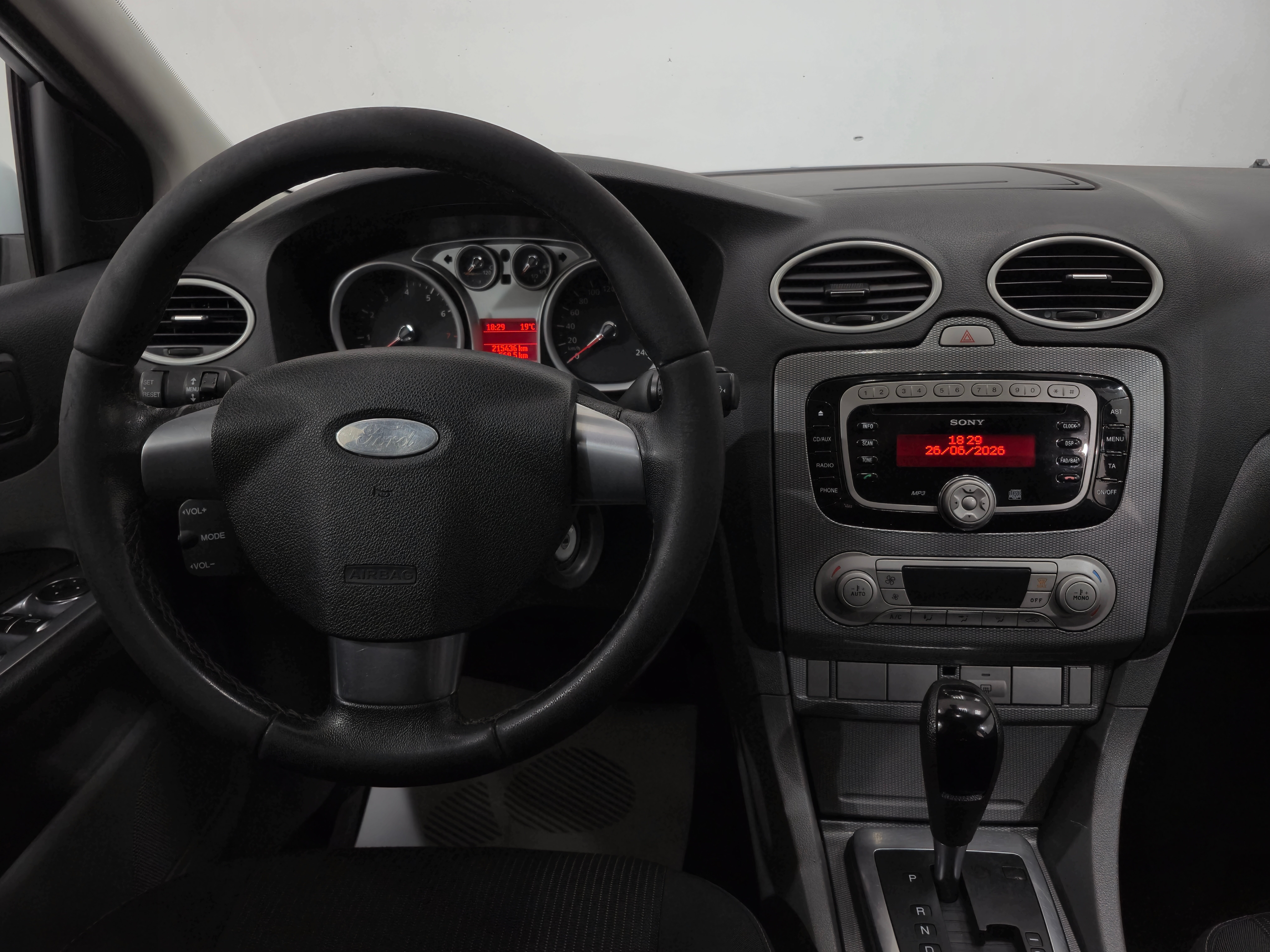 Ford Focus Ghia, 2011 года, пробег 215435 км