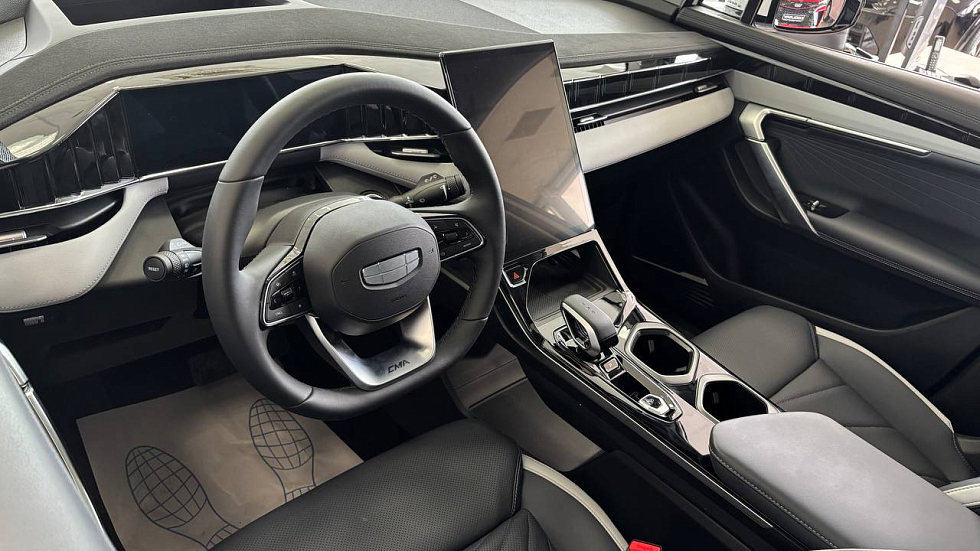 Geely Atlas Люкс, белый