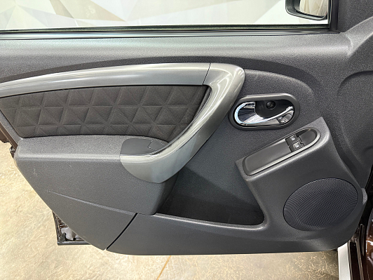 Renault Duster Dakar Edition, 2017 года, пробег 189442 км