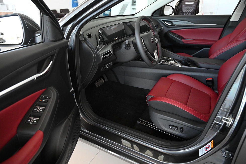 Changan Eado Plus Техно, серебряный