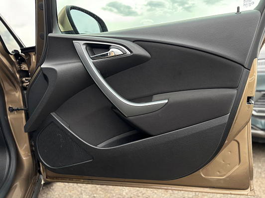Opel Astra Cosmo, 2012 года, пробег 118801 км