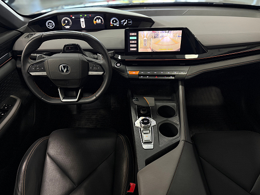 Changan UNI-V Комфорт, 2023 года, пробег 43500 км