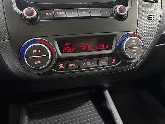 Kia Cerato Luxe, 2018 года, пробег 100700 км