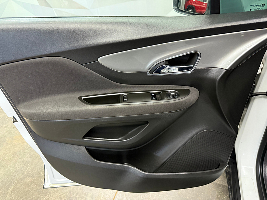Opel Mokka Essentia, 2014 года, пробег 203412 км
