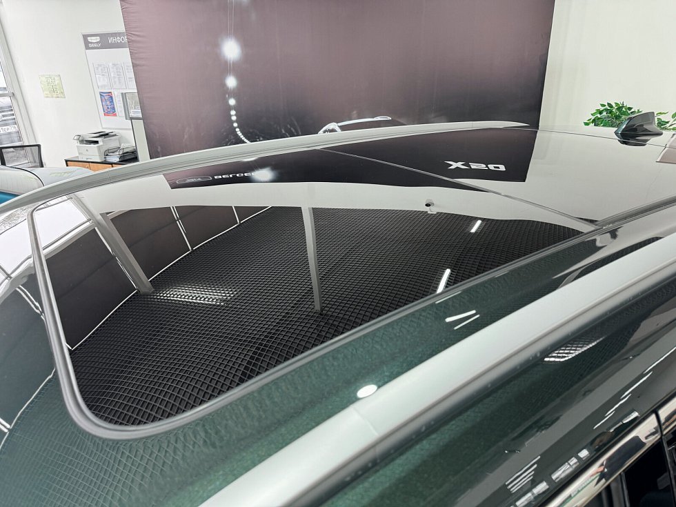 Geely Atlas Флагман, зеленый