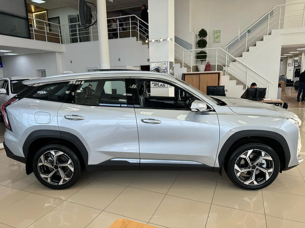 Geely Atlas Люкс, серебряный