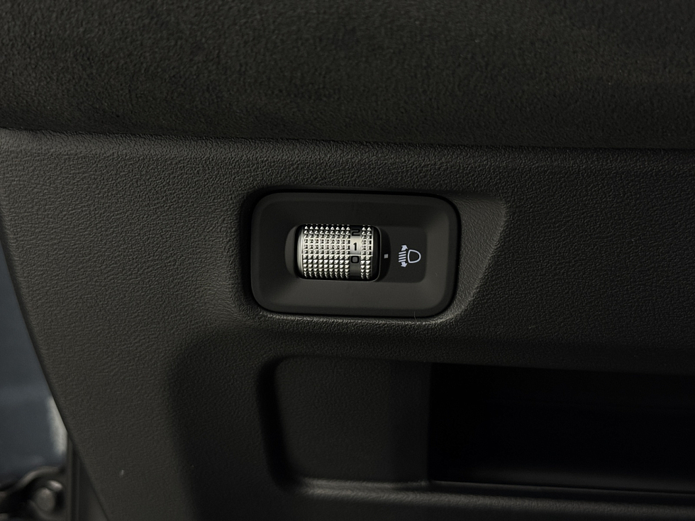 Geely Monjaro Люкс (2023-2025), серый