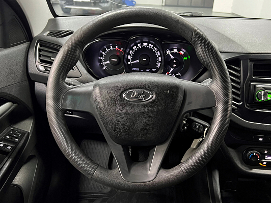 Lada (ВАЗ) Vesta 50 Anniversary, 2016 года, пробег 129000 км