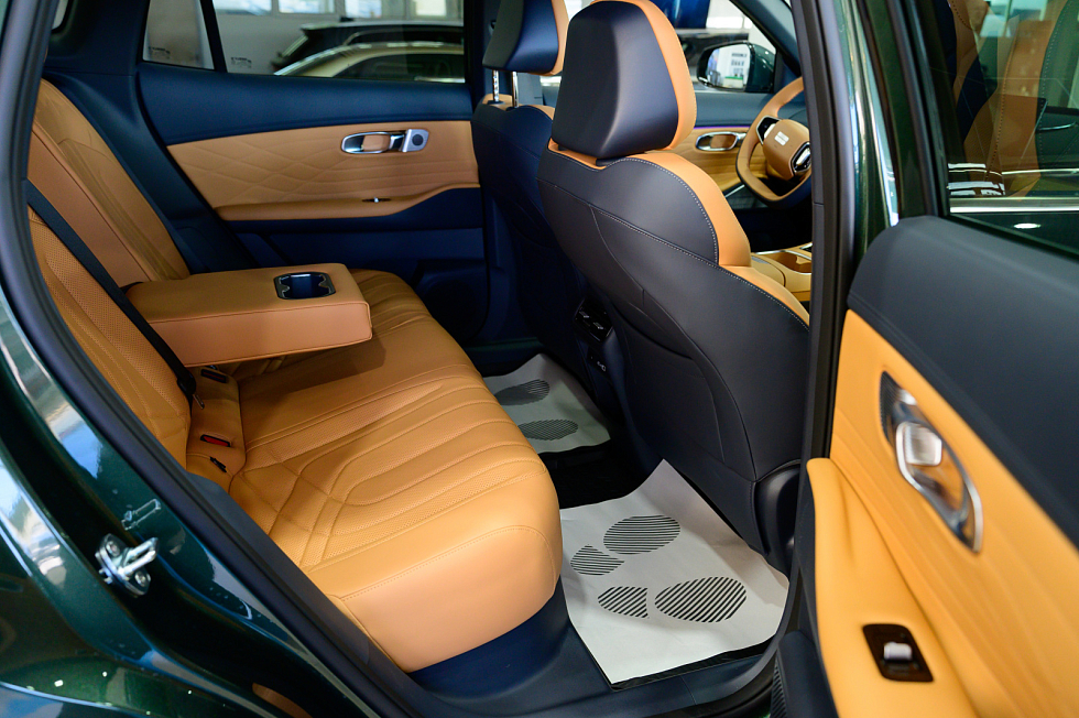 Geely EX5 EM-i Макс, белый