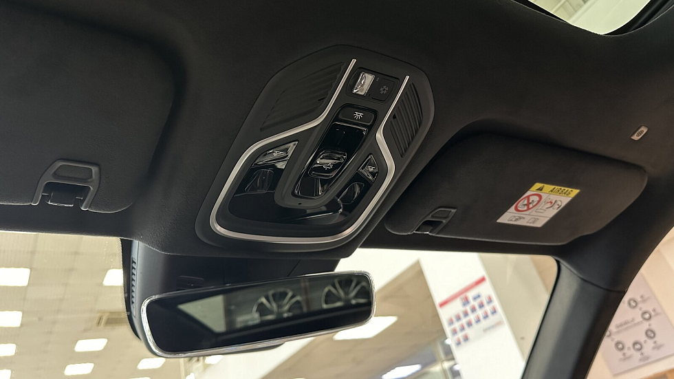 Geely Monjaro Flagship (2023-2025), белый