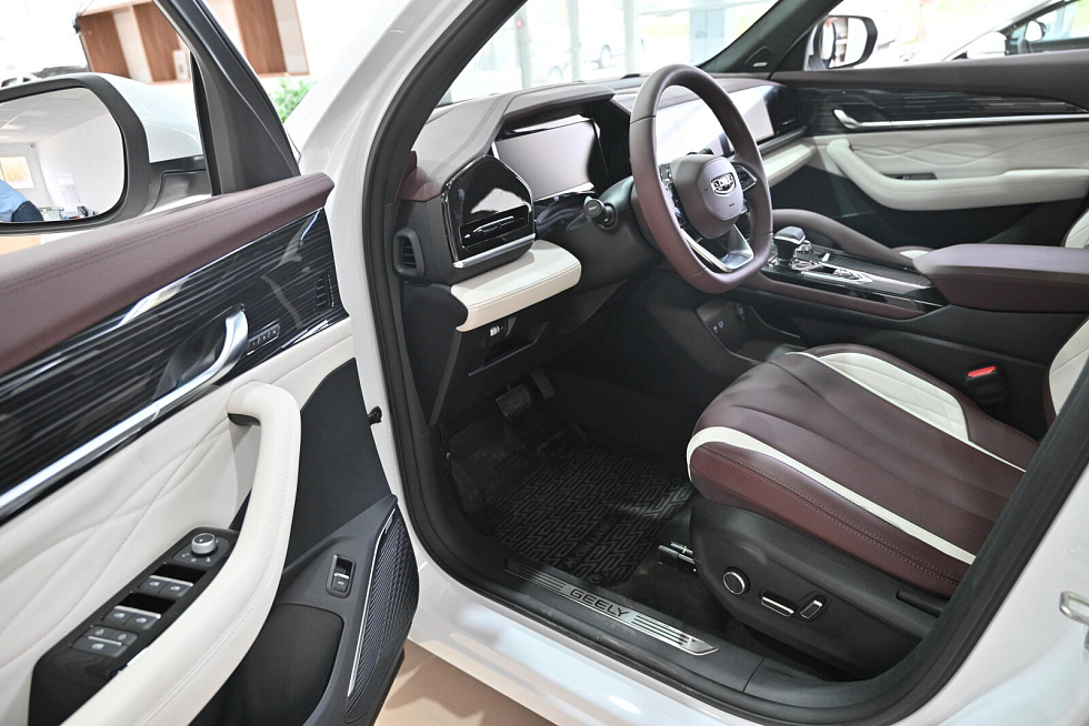 Geely Monjaro Флагман, белый