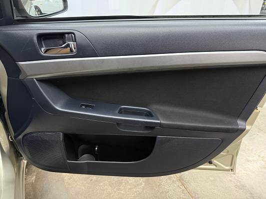 Mitsubishi Lancer, 2010 года, пробег 218715 км