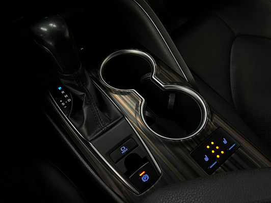 Toyota Camry Элеганс Safety, 2018 года, пробег 95146 км