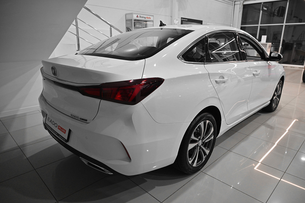 Changan Eado Plus Стандарт, белый