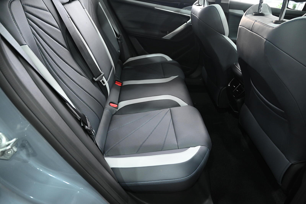 Geely Atlas Люкс, голубой