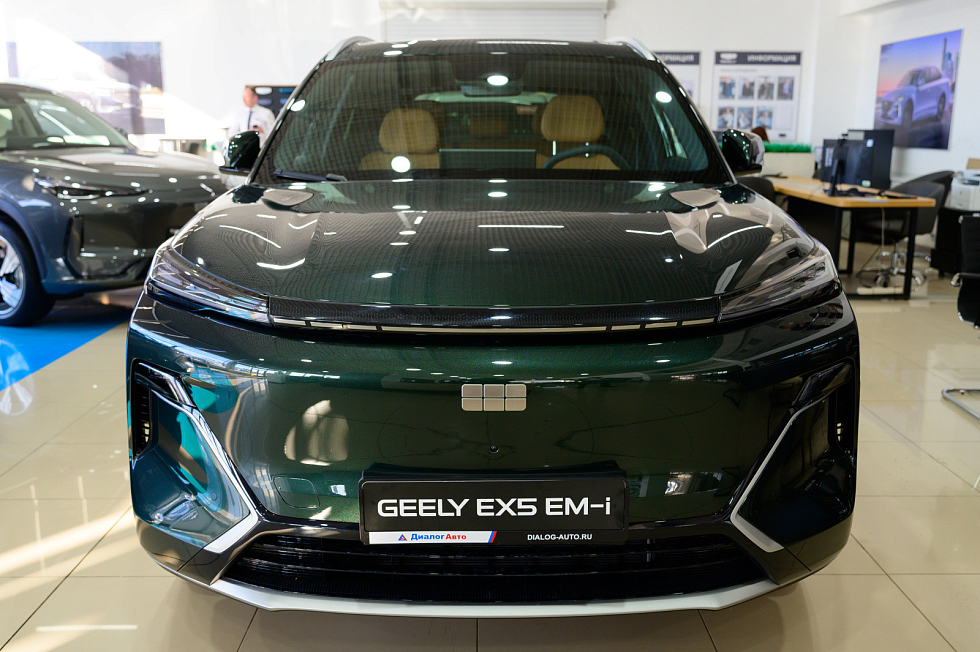 Geely EX5 Гибрид Макс EM-i, зеленый