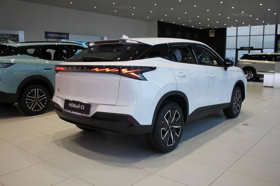 Omoda C5 Драйв, белый