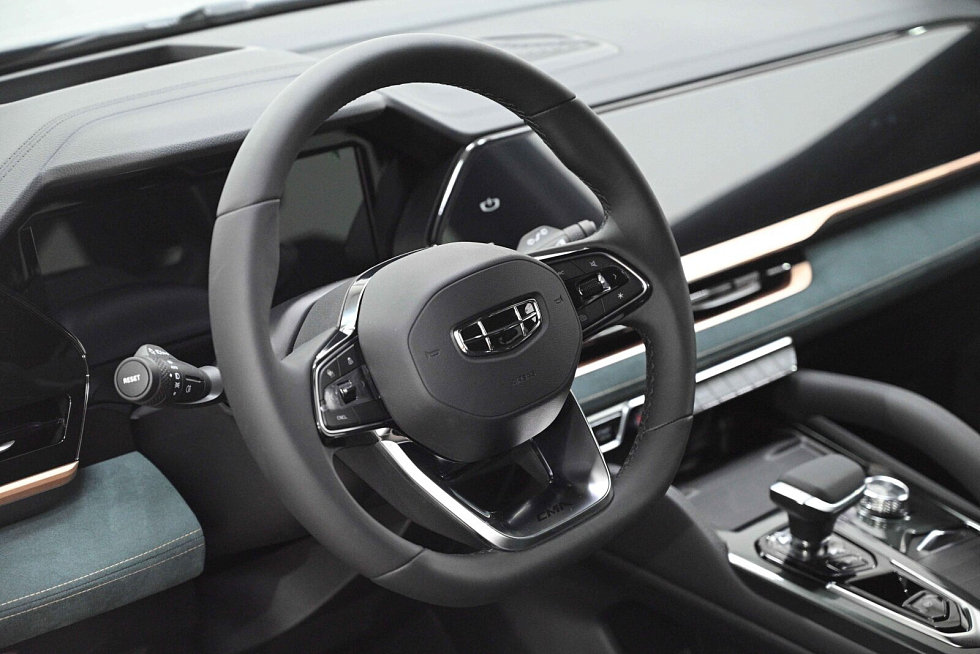 Geely Monjaro Flagship (2023-2025), синий