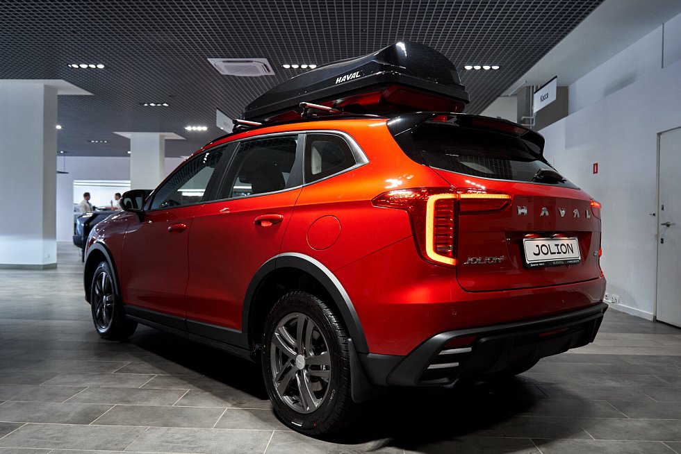 Haval Jolion Комфорт, красный