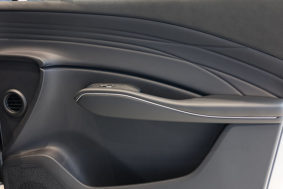 Omoda C7 Актив, серебряный