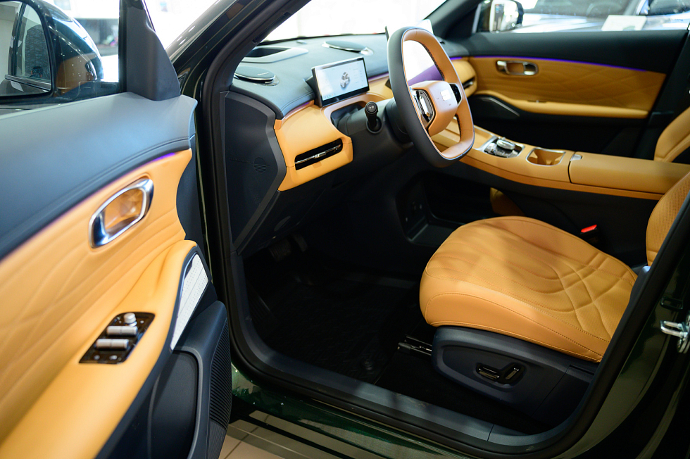 Geely EX5 EM-i Макс, белый