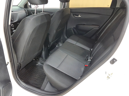 Kia Rio Luxe, 2021 года, пробег 85727 км
