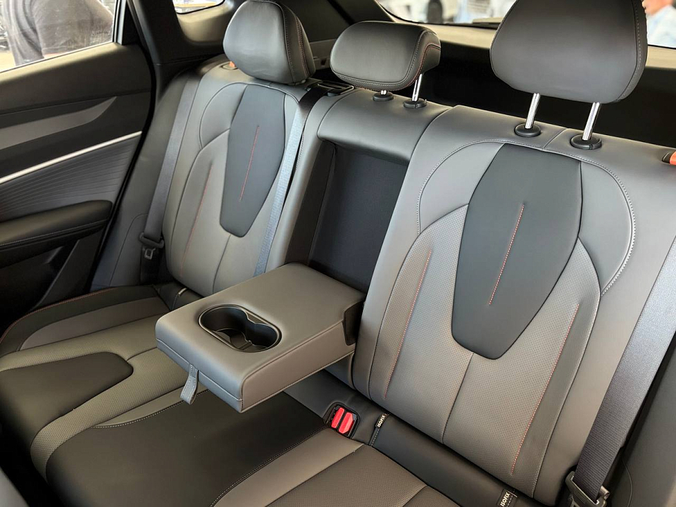 Geely Cityray Флагман, серебряный