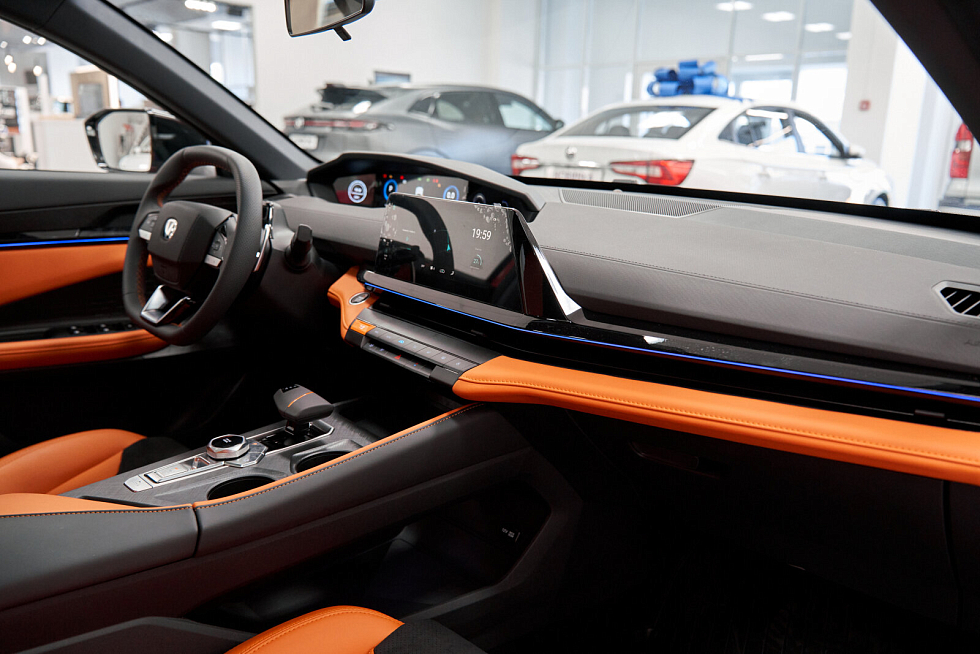 Changan UNI-V Техно, красный