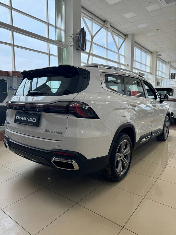 Geely Okavango Флагман, белый