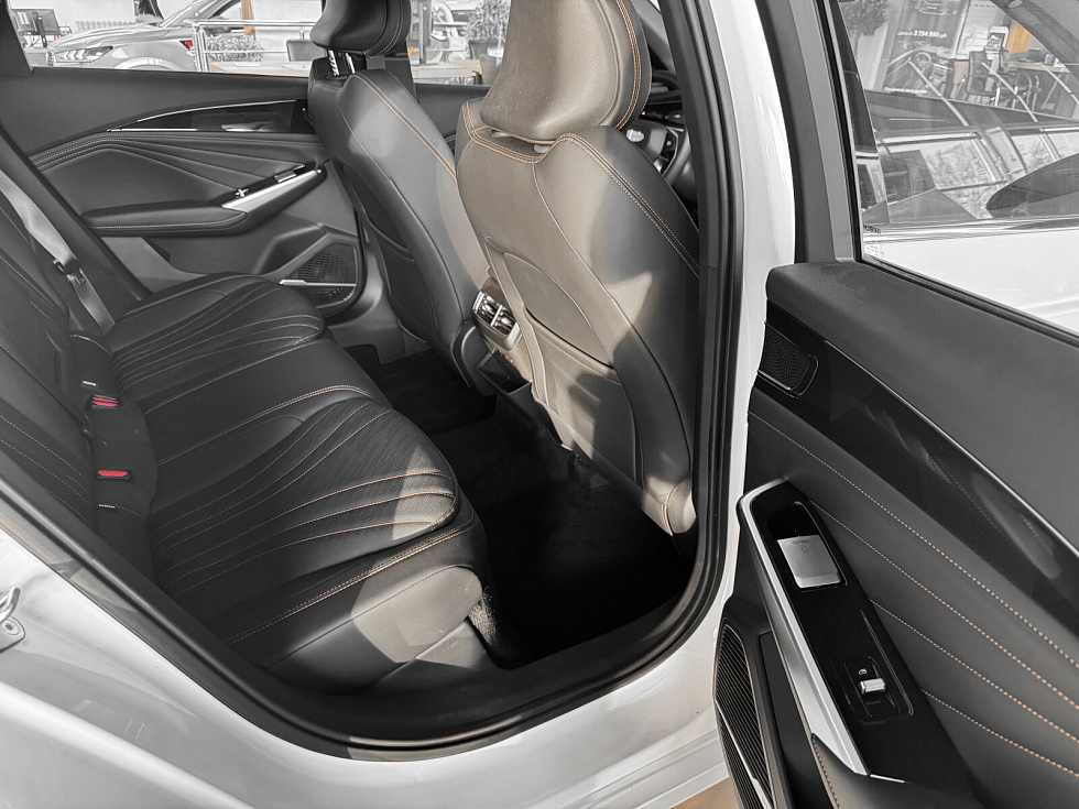 Geely Preface Люкс, белый