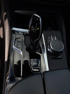 BMW 5 серии 530d xDrive M Sport Plus Edition 21, 2020 года, пробег 107654 км