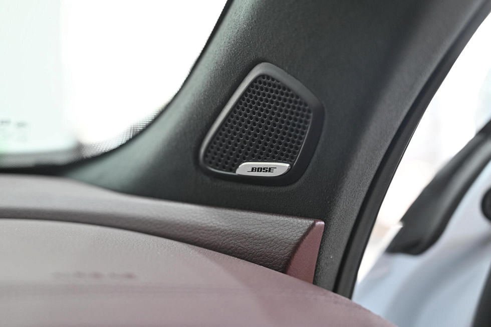 Geely Monjaro Флагман, белый