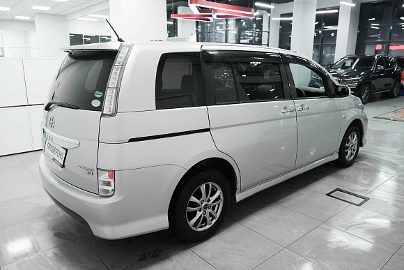 Toyota ISis, 2012 года, пробег 221686 км
