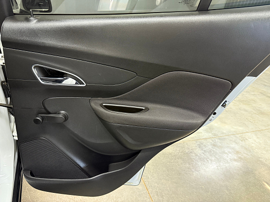 Opel Mokka Essentia, 2014 года, пробег 203412 км