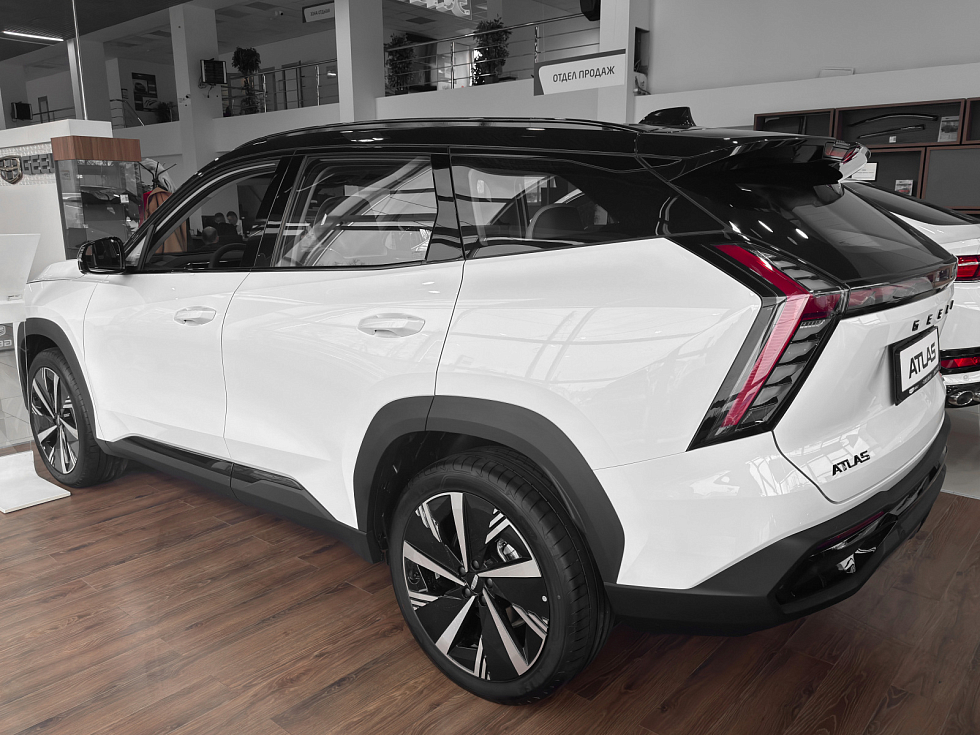 Geely Atlas Спорт, белый