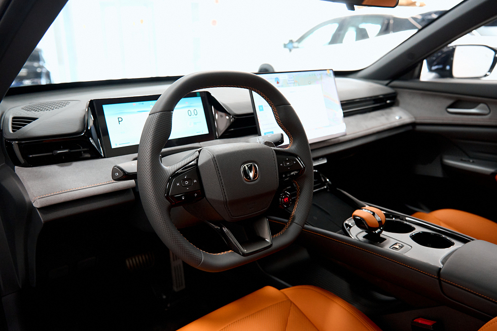 Changan UNI-V Спорт, серый