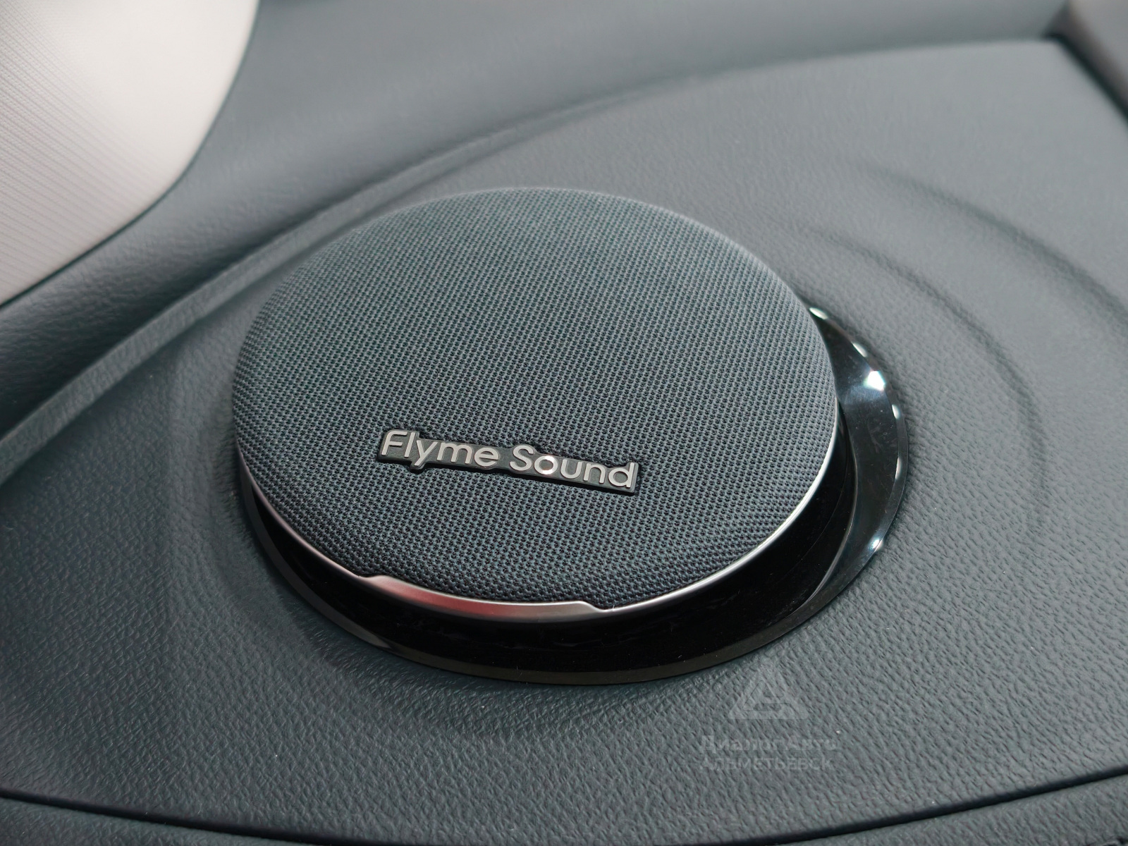 Geely EX5 Макс, серый