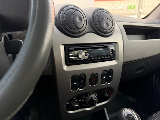 Renault Sandero Expression, 2011 года, пробег 226800 км