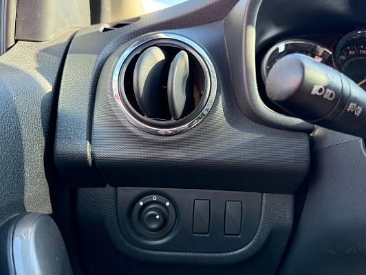 Renault Sandero Stepway Drive, 2019 года, пробег 120100 км