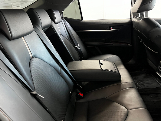 Toyota Camry Элеганс Safety, 2019 года, пробег 130300 км