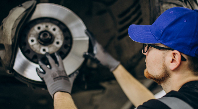 Замена передних тормозных дисков в автосервисе Диалог Авто